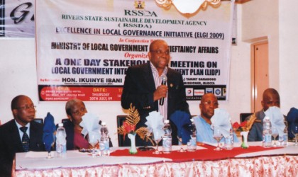 Director, Rivers State Sustainable Development Agency (RSSDA), Mr Bolaji Ogunseye, delivering a speech at a one-day stakeholders meeting on Excellence In Local Government Initiative (ELGI) 2009 at Grand Montecito Hotel, Abacha Road Port Harcourt. With him are chairman , Rivers House of Assembly Committee on LGA Affairs, Hon Ikunye Ibani (right), GM, Corporate Services of RSSDA, Tonye Sukubo (left), amongst others.