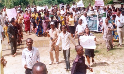 Staff and students of Rivers State College of Education (RSCOE) now upgraded to a university stage a solidarity rally yesterday to in appreciation to the state government’s decision to uplift the institution.