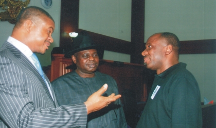 Governor Chibuike Amaechi of Rivers State (right), and his erstwhile Bayelsa State counterpart, Chief Diepreye Alamieyesigha (centre) listening to Senator Lee Meiba, during the Mock Assembly session for the slain former Rivers State Assembly member, Hon. Charles Nsiegbe in Port Harcourt, yesterday before his burial. Photo:Chris Monyenaga.