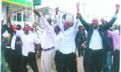 23041002 People’s Democratic Party members jubilating after the Appeal Court ruling in Port Harcourt, on Wednesday. Photo: Chris Monyanaga