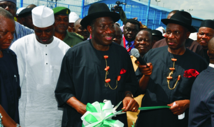 21051001 President Goodluck Jonathan (middle) commissions the 100MW Trans-Amadi Gas Turbine, during his visit to Rivers State, last week. By his left is Governor Rotimi Amaechi and Hon Dimeji Bankole Speaker House of Representatives (right).