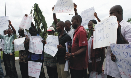 02061001 Staff of Ibeto Cement Company protesting against maltreatment to workers by the company, at the Rivers State House of Assembly, yesterday. Photo: Chris Monyanaga