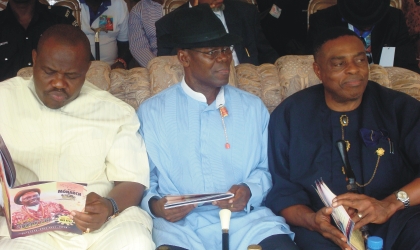 Chief Nyesom Wike, Chief Of Staff, Government House (left), Hon Andrew Uchendu (middle) and Prof Nimi Briggs, during the burial of late Chief Eze Badumerum Onwuna Obike Oriebe in Akpor Kingdom, yesterday.