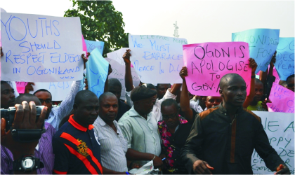 FRED07011101 Youths of Ogoniland, led by Chief Gani Topbah on a peaceful demonstration against recent political violence in the area.