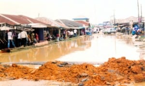 Youths of Iwofe and Rumuolumeni communities, suburbs of Port Harcourt City, protesting the deplorable condition of Rumueprikom, Iwofe, Rumuolumeni Road last Monday. Photo: Prince Obinna Dele.