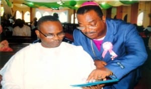 The Most Rev Dr. N.D. John Fyneface (right) exchanging views with former Military Administrator, Rivers State, Major Gen Godwin .O. Abbe ,during life members Conference for the Bible House project organised by the Bible Society of Nigeria, Rivers/Bayelsa Area at St. Thomas Anglican Church Diobu, Port Harcourt recently.