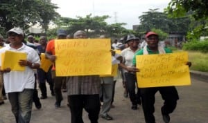 Members of Amalgamated Union of Public Corporation, Civil Service Technical and Recreational Services Employees (AUPCTRE), protesting in Lagos last Tuesday. 