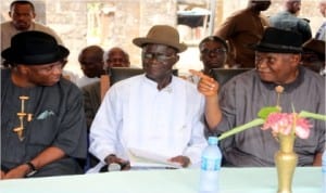 Rivers State Governor Rt. Hon. Chibuike Rotimi Amaechi (left) discussing with Prof. Augustine Onyeazu, President-General Ogbakor Ikwerre Convention Worldwide and Chief Sampson Agbaru at a meeting of the Organization held in Ogbakiri.