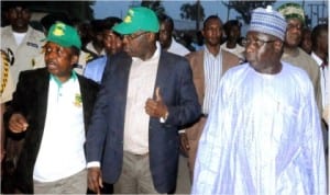 L-R: Nigerian Railway Corporation (NRC) North-East Zonal District Manager, Mr Emmanuel Enbuku, Managing Director, Mr Adeseyi Sijuwade and Minister of Transport, Senator Idris Umar, during the minister’s inspection of rail track rehabilitation in Bauchi last Thursday.