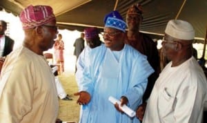 L-R: Afenifere chieftain, Sir Olaniwun Ajayi, Governor Abiola Ajimobi of Oyo State and Chief Ayo Adebanjo, during the preliminary meeting of the Yoruba Committee on National Conference in Ijebu last Monday. Photo: NAN.