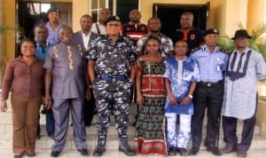 Rivers State Commissioner of Police, Tunde Ogunsakin (3rd left), with members of Crime/Judiciary Correspondents during a visit to the Commissioner in Port Harcourt, recently.