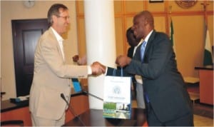 Governor Chibuike Rotimi Amaechi welcomes Ambassador Rick Barton, US Assistant Secretary on Bureau for Conflict and Stabilization and operation, Washington D.C. during a courtesy visit to Government House, Port Harcourt.