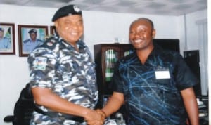 Rivers State Chairman of Nigeria Union of Journalists, Com. Opaka Dokubo (right) having a handshake with Rivers State Commissioner of Police, Tunde Ogunsakin during a courtesy visit to the commissioner, yesterday. Photo: Egberi A. Sampson.