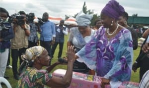 Wife of the Governor of Rivers State, Dame Judith Amaechi (right) donating a Vita Foam to Mrs Irekie Kpakor (left) at her visit to Gokana LGA,recently.