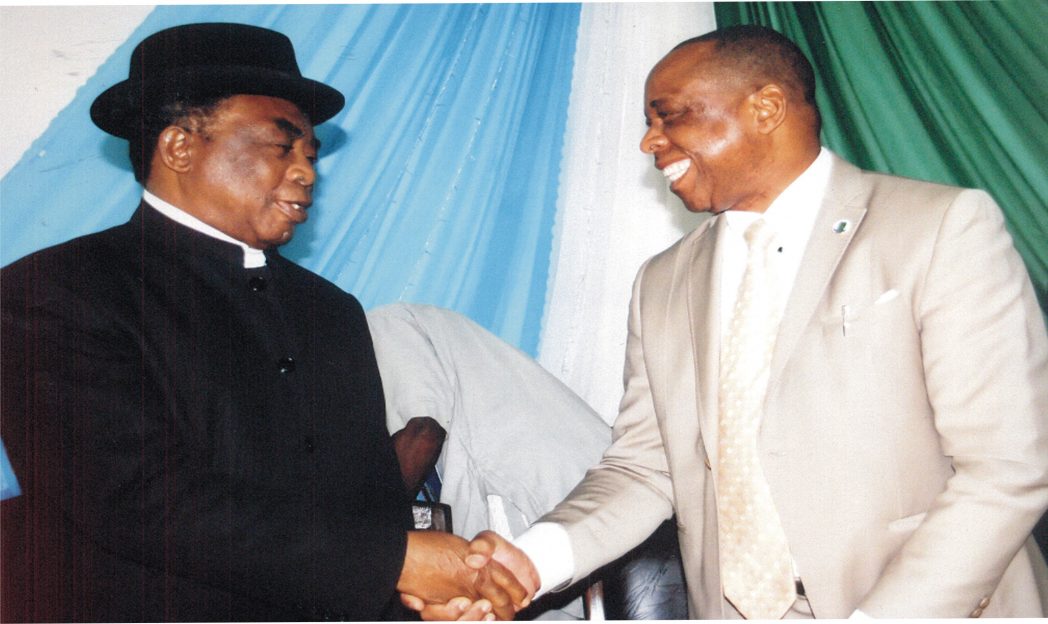Vice Chancellor, Rivers State University of Science and Technology, Nkpolu, Prof Barineme B. Fakae (right), in a handshake with erudite Professor Dagogo Fubara, at the 2nd International Conference on Flood and Erosion Prevention, Protection and Mitigation organised by the University in Port Harcourt, recently.