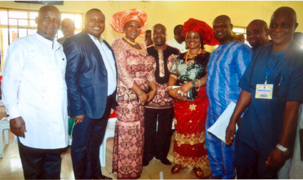 Hon Legbosi Nwidaadah (right), Dr Peter Medee (3rd right), Hon Mrs Felicia Tane (4th right), Mr and Mrs Legbosi (4th and 3rd left), Rev Konne Simeon (2nd left) and Dr Mike Nwielaghi (left) at the dedication Service of Ogoni project 2015 organised by MOSOP, at Methodist Cathedral Church Bori, recently. Photo: Chris Monyanaga