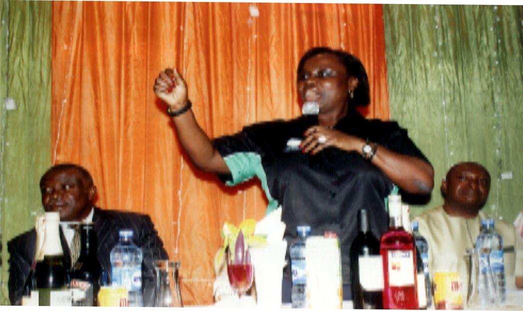 Executive Chairman, Rivers State Internal Revenue Service, Onene Osila Obele-Oshoko (middle) making an opening address during the media dinner organised in Port Harcourt recently.With her are Board member representing Rivers East, Sir Nelson Wali (left) and Board member Christian Ogbowu (right). Photo: Egberi .A. Sampson