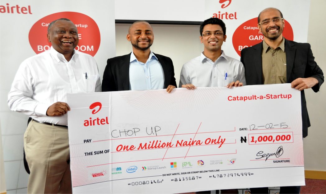 L-R: Francis Ebuchi, Vice President, Value Added Services Airtel, Geoffrey Nwachukwu, Co-Founder, Sonbim Games and Nitin Anand, Vice President, Data Products and Services, during the Airtel Catapult-a-Startup prize presentation in Lagos recently.
