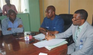 Permanent Secretary, Ministry of Information and Communications, Mr Sam Woka (middle), addressing NUJ Exco during their working visit to the Perm Sec, at the Ministry conference hall in Port Harcourt, yesterday. With him are the state Chairman of NUJ, Opaka Dokubo (left) and Director Admin, Information, Mr Vincent .C. Amadi