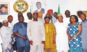 Governor Babatunde Fashola of Lagos State (3rd left), President, Guild of Editors, Mr  Femi Adesina (2nd left), General Secretary, Mr Isaac Ighure(4th right), and others  during the  Guild of Editors visit to Governor Fashola in Lagos last Friday.