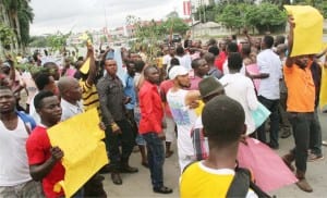 Supporters of the liberation of ‘Biafra’ protesting the arrest of Director of Radio Biafra, Mazi Nnamdi Kalu in Port Harcourt, yesterday.