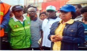 Rivers State Commissioner for Environment, Prof. Roseline Konya (right), state Environment Sanitation Taskforce Chairman, Mr Paul Nwachukwu (2nd right), Director of National Orientation Agency, Mr Oliver Worlugbom (left), monitoring monthly Environmental Sanitation exercise at the weekend.Photo: Chris Monyanaga