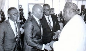 From left: Director-General Oganiru Enugu State Investment Summit, Mr Ike Chioke, Chairman United Bank for Africa, Mr Tony Elumelu, Deputy Senate President, Chief Ike Ekweremadu and Governor Ifeanyi Ugwuanyi of Enugu State, during the 2016 Oganiru Enugu State Investment Summit in Enugu last Tuesday.