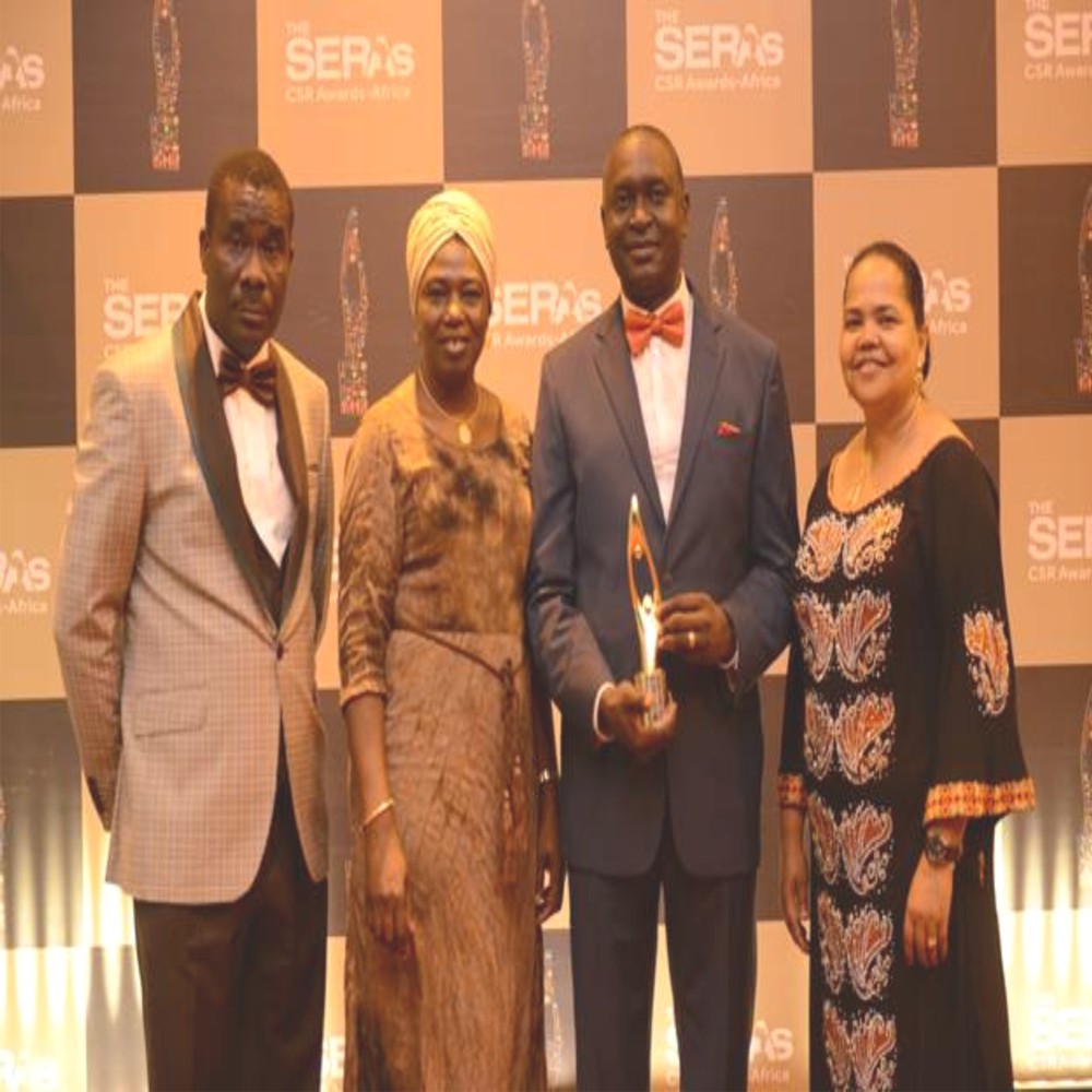 L– R: Social Performance and Social Investment Discipline Leader, Shell Nigeria, Mr Hope Nuka, Partnerships Coordinator, Anike Kakayor, Strategy and Value Assurance Manager, Godwin Ikuwe and Clinical Health Adviser, Dr. Olayinka Mosuro, at the 2017 SERAs-CSR awards in Lagos, recently.