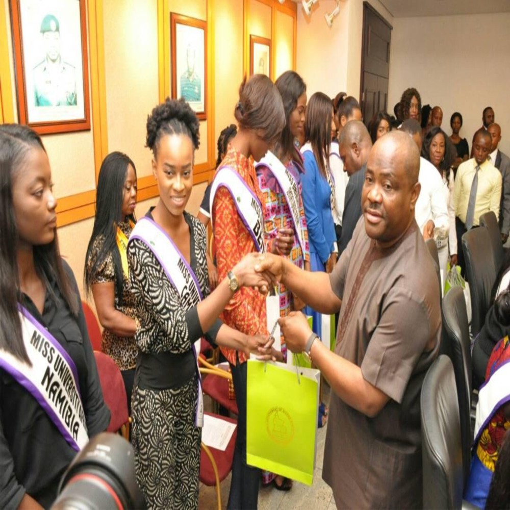 Former military President, Gen Ibrahim Badamosi Babangida has praised Rivers State Governor, Chief Nyesom Wike for his outstanding efforts towards promoting vibrant politics in Nigeria. Speaking, last Wednesday, when the Rivers State governor, led some leaders of Rivers State to visit him at his Hilltop Residence in Minna, the former military president, popularly called IBB, also commended Wike for working towards the revival of the Peoples Democratic Party (PDP), noting that the country needs another strong political party. He said: “That’s why I particularly appreciate the job the Rivers State governor is doing to make sure that politics moves the way that politics is practised in the civilised world. “This is because you need a very good political party in this country, and he is working towards achieving that. He applies his courage, knowledge, and contacts to make sure that PDP remains very strong,” Babangida said. Babangida thanked Wike for his commitment to good governance, and added that the news of the governor’s achievements was known. He stressed that like other Nigerians, he was keeping a tab on the good works of Wike. Commenting on the Anambra State governorship election, Babangida affirmed that the election was credible, adding that he was not surprised by the credible outcome of the election, because adequate preparations were made. He said: “It is an indication that Nigerians would be able to conduct themselves well in a very peaceful environment”. The former Nigerian leader, therefore, thanked the governor for his visit. Addressing journalists after the visit, the Rivers State Governor, Chief Nyesom Wike said that Rivers leaders were in Minna to consult with the ex-military president as a leader of the PDP. He said that he consulted with the former leader on party issues. The Rivers State governor also noted that the visit was meant to wish the former leader well in terms of his health. The Rivers State governor was accompanied on the visit by a member of the House of Representatives, Hon Ken Chikere, former Attorney General of Rivers State, Hon Frank Ohwor, PDP elder statesman, Prince Emma Anyanwu and Special Adviser to the Rivers State Governor, Chief Emeh Glory Emeh. The meeting later went into a closed-door session.